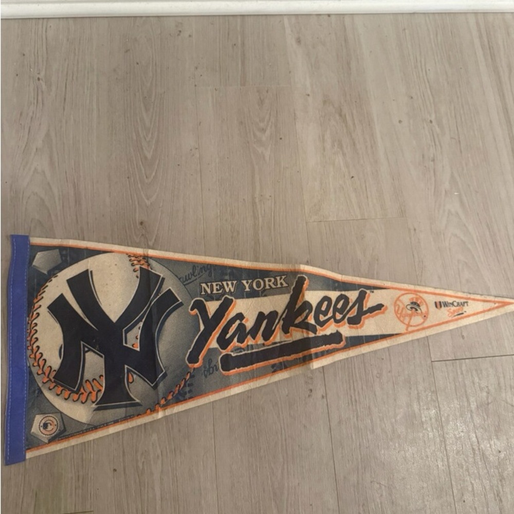 New York Yankees Wall Pennant wincraft made USA mlb 1999 edition flag